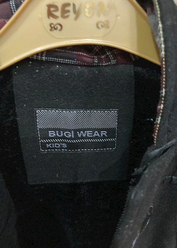 Erkek Çocuk Siyah Kapüşonlu Kemerli Mont - Görsel 4