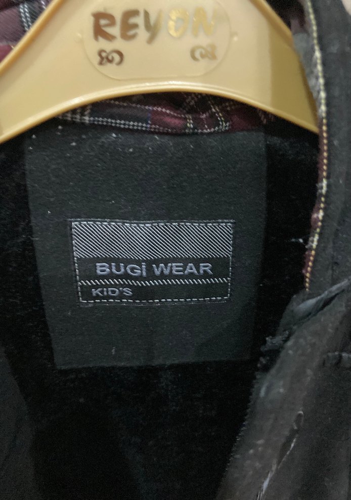 Erkek Çocuk Siyah Kapüşonlu Kemerli Mont - Görsel 4