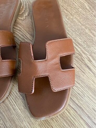 Hermes 2 kere giyildi