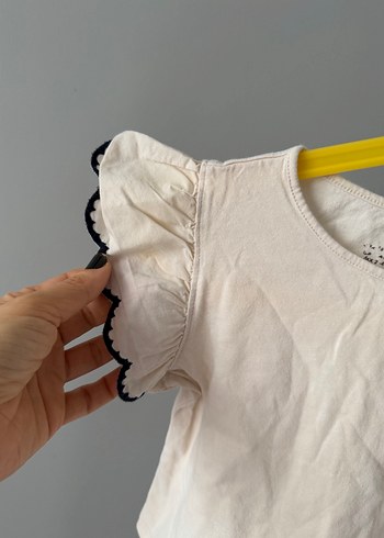 Kız Çocuk Beyaz Fırfırlı Kısa Kollu Tişört - Görsel 3