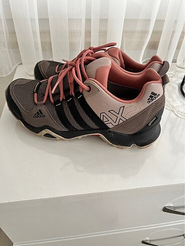 39 Beden Adidas gore-tex su geçirmez ayakkabı