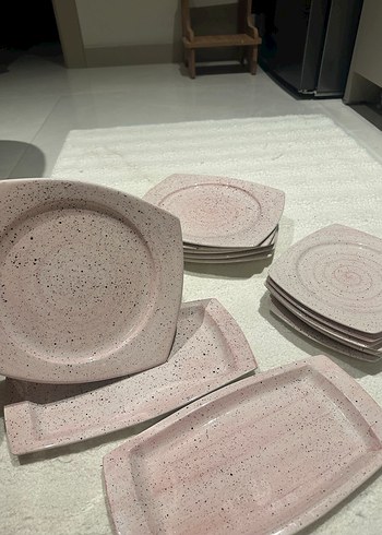 Pembe ve Gri Desenli Tabak Seti - Görsel 2