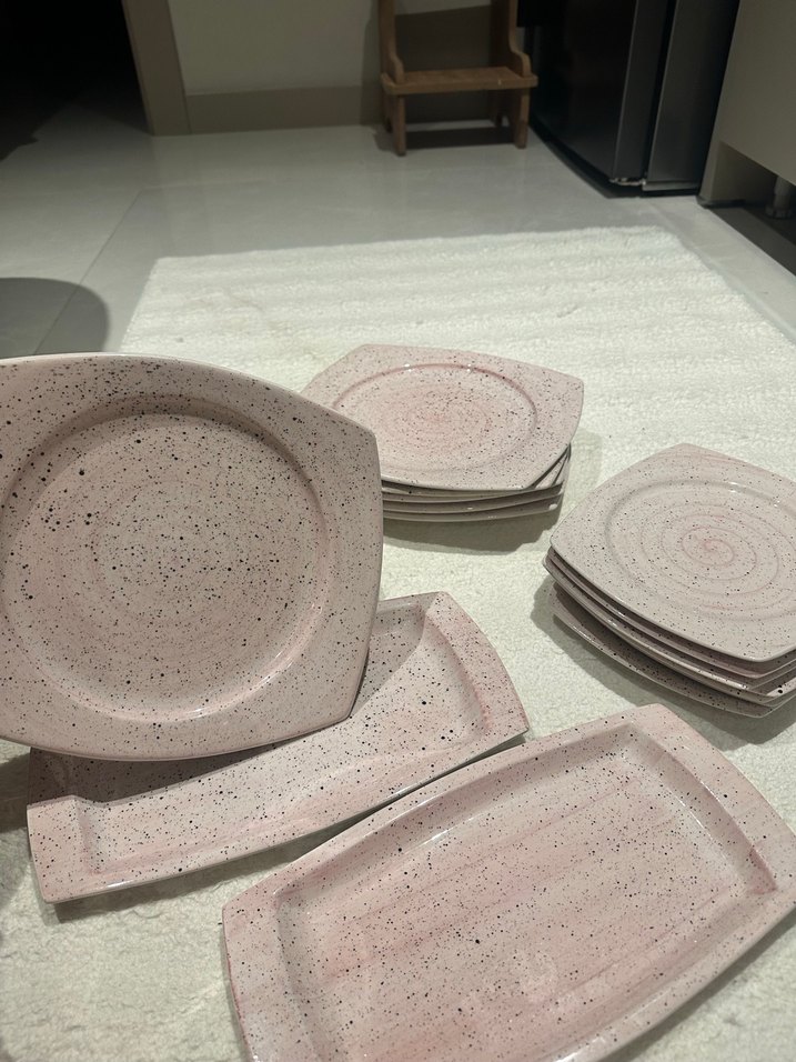 Pembe ve Gri Desenli Tabak Seti - Görsel 2