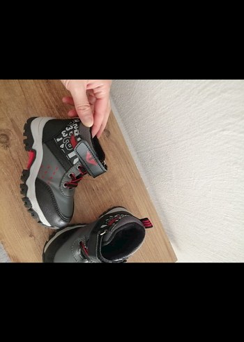 Diğer Gri Erkek Çocuk Cırtlı Kauçuk Bot