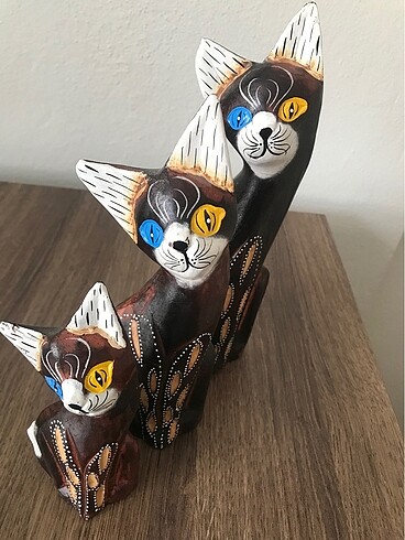 Ahşap dekoratif üçlü kedi figürü