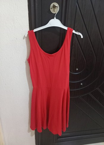 Kolsuz V Yaka Kırmızı Midi Elbise hepsi 200 tl - Görsel 2