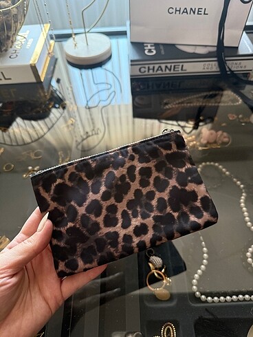 Stradivarius Leoparlı cüzdan