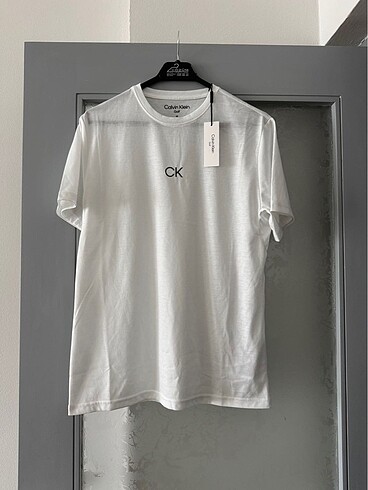 Calvin Klein Tshirt