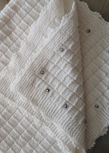 İşlemeli Beyaz Örgü Bebek Battaniyesi ( 82cm x 84cm ) - Görsel 5