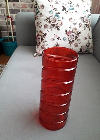Vazo renkli kırmızı