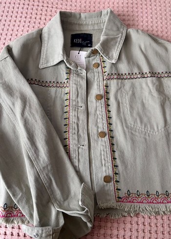 Nakışlı Düğmeli Kadın Kot Ceket - Görsel 3