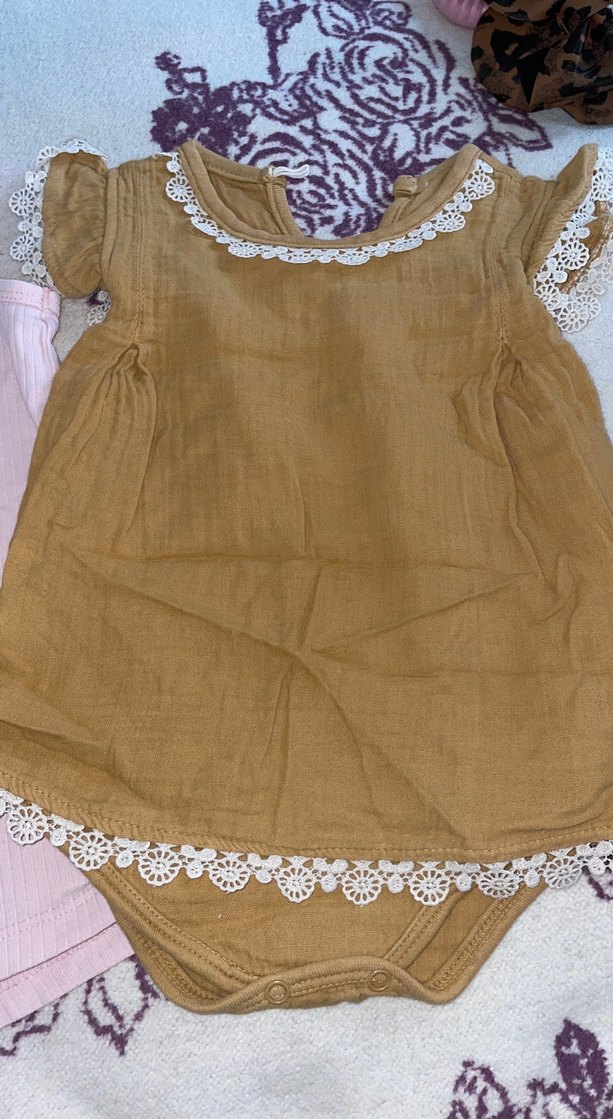 Dantel Detaylı Pembe Bebek Kısa Tulum - Görsel 2