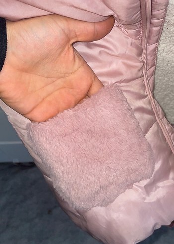 Kız Çocuk Pembe Kürklü Mont - Görsel 3