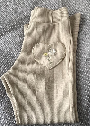 Kız Çocuk Bej Piliseli Dar Paça Pantolon - Görsel 2