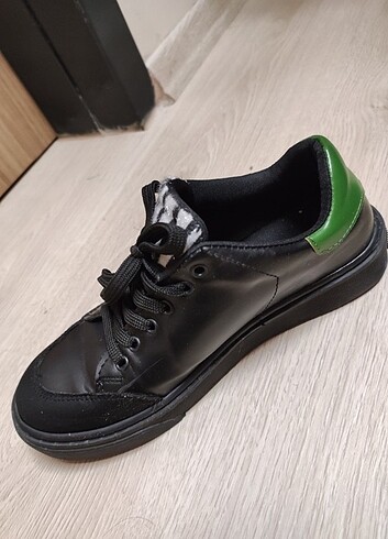 38 Beden Sneaker