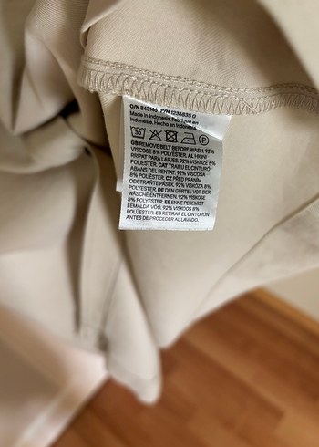 H&M Kemerli Bej Midi Kolsuz Elbise