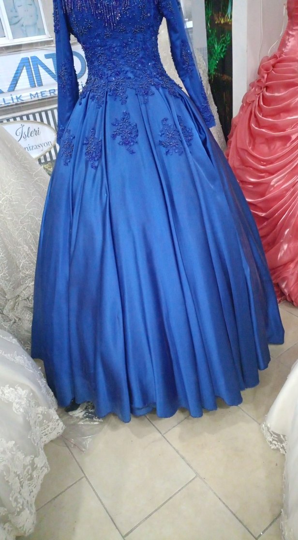 Uzun Kollu İşlemeli Mavi Nişan Elbisesi - Görsel 4