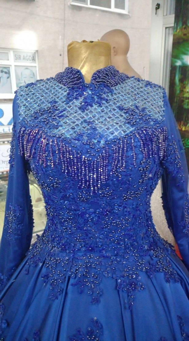 Uzun Kollu İşlemeli Mavi Nişan Elbisesi - Görsel 3