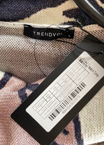 Trendyol & Milla Çiçekli İspanyol Paça Pantolon ve Gömlek Takım