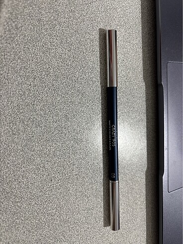 Kiko crazy ?90s matte eyeliner
