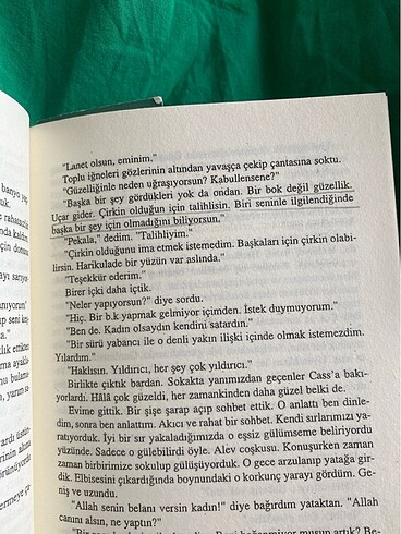 Beden Charles Bukowski Kasabanın en güzel kızı