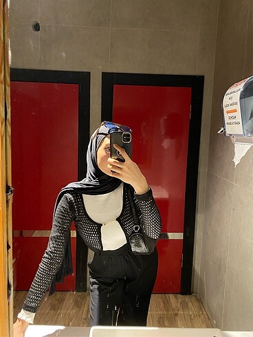 Delikli örme bluz