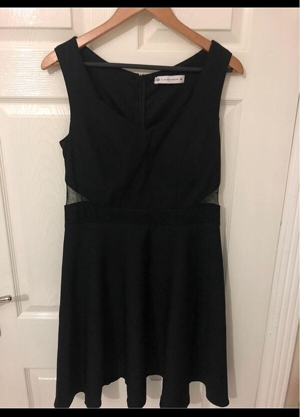 Yanları tül siyah abiye - Görsel 3