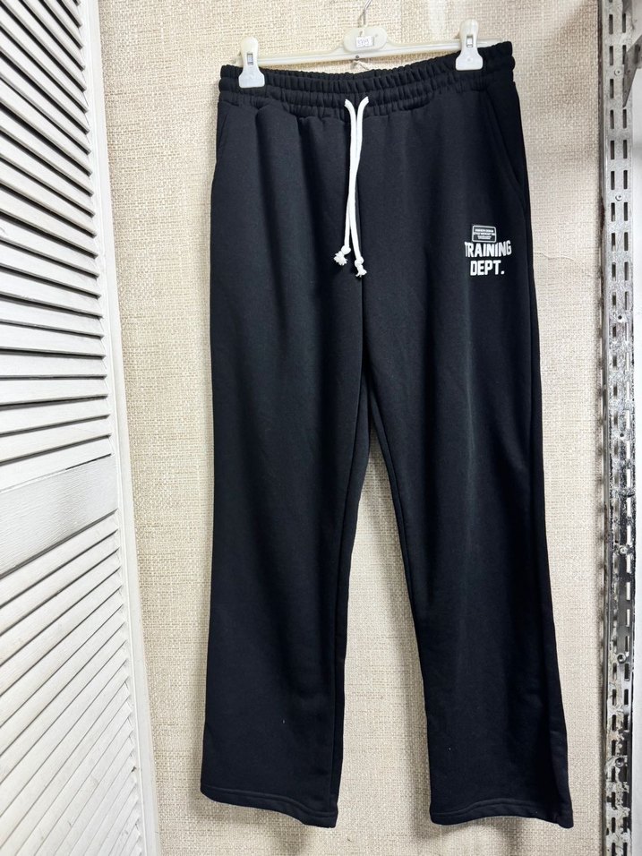 Siyah Baskılı Eşofman - Görsel 3