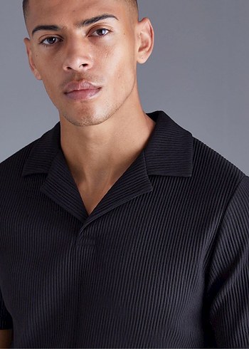 Siyah Regular Fit Kısa Kollu Tişört - Görsel 3