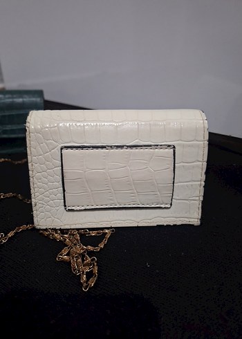 Zincir Detaylı Beyaz Deri Yılan Desenli Çanta - Görsel 2