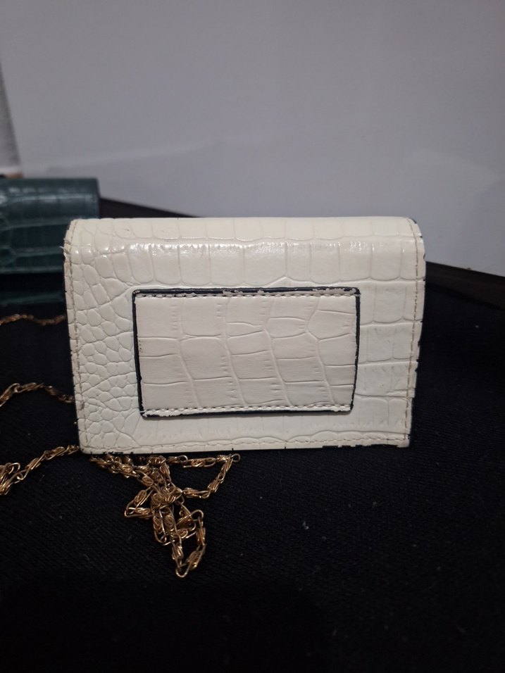 Zincir Detaylı Beyaz Deri Yılan Desenli Çanta - Görsel 2