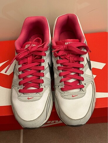 38,5 Beden beyaz Renk Nike AirMax spor ayakkabı