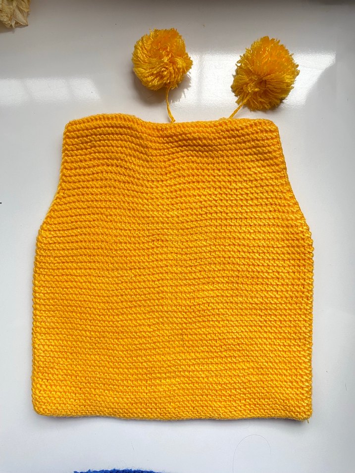 Sarı Örgü Kız Yelek Ponponlu - Görsel 2