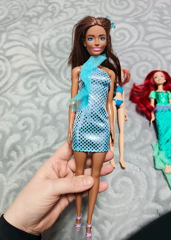 Çeşitli Kıyafetli Renkli Bebekler - Görsel 2