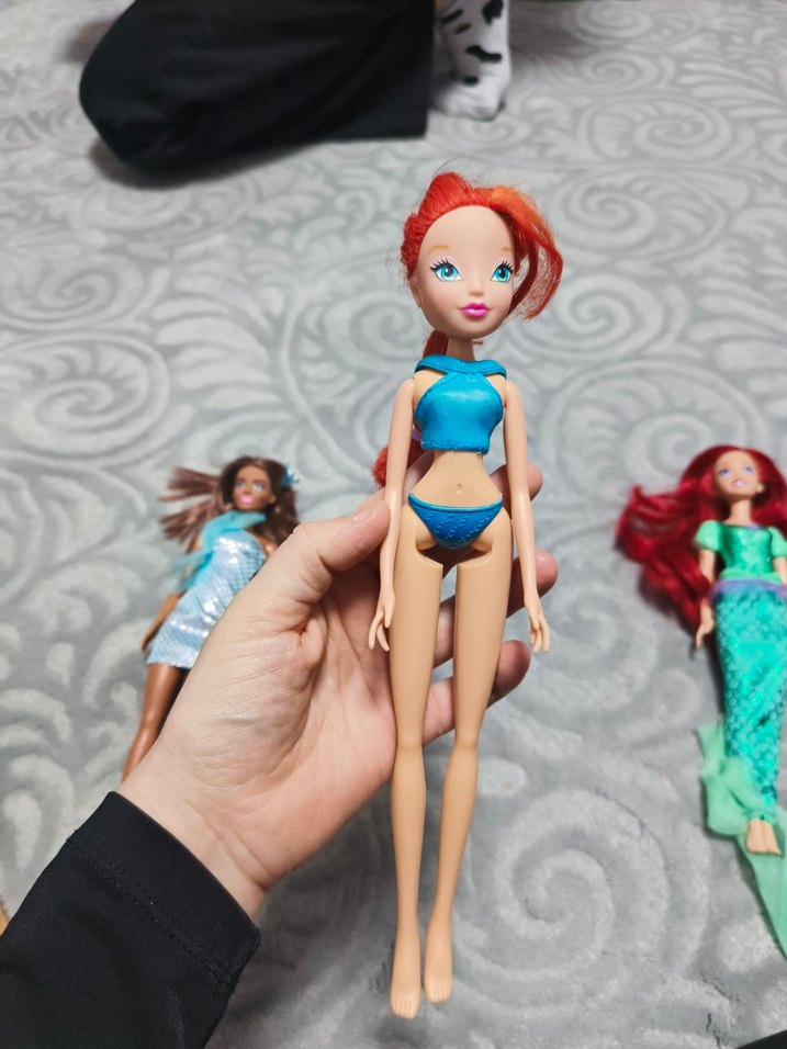 Çeşitli Kıyafetli Renkli Bebekler - Görsel 4