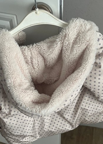 Zara Kız Çocuk Bej Puantiyeli Düğmeli Mont