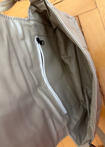 Bej Deri Kemerli Kadın Çanta - Görsel 4