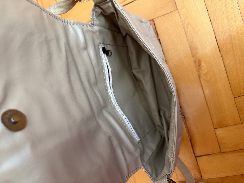 Bej Deri Kemerli Kadın Çanta - Görsel 4