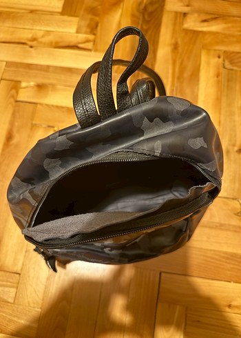 Kamuflaj Deri Kadın Sırt Çantası - Görsel 3