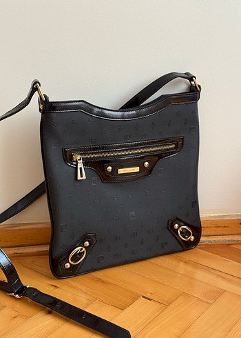 Siyah Çanta - Görsel 2