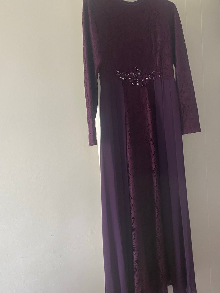 Uzun Kollu Mor Dantel Abiye Elbise - Görsel 3
