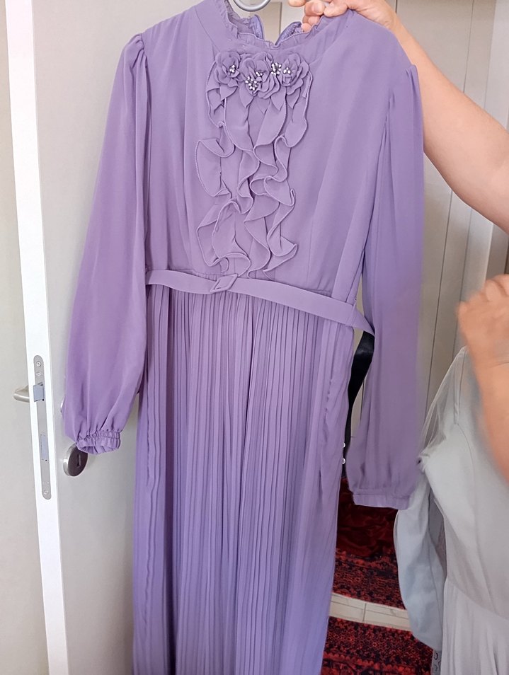 Mor Piliseli Uzun Kollu Abiye Elbise - Görsel 2