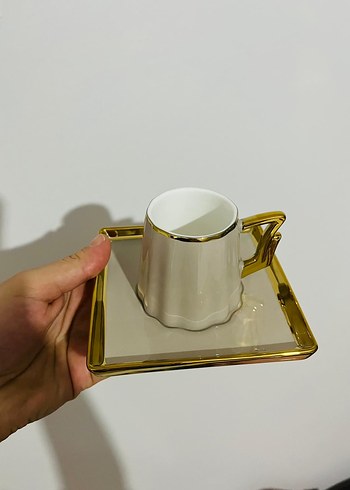 Beden Altın detaylı fincan seti