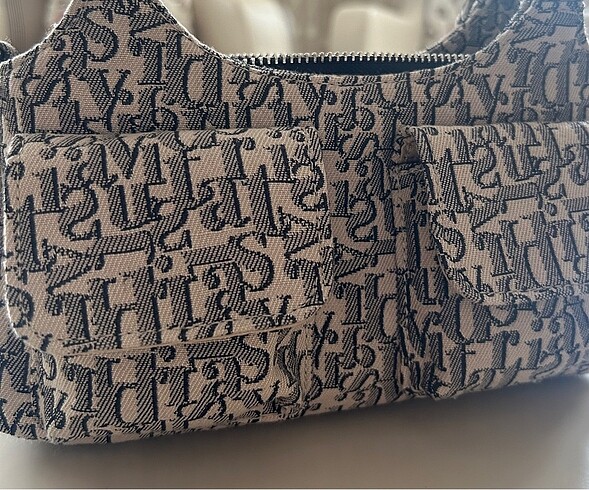  Beden Stradivarius monogram çanta