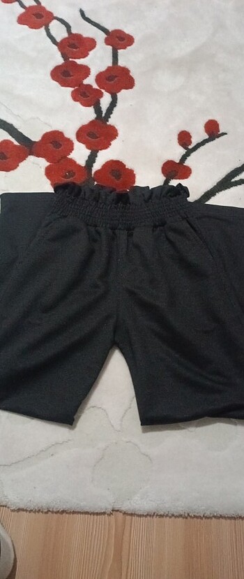 Kız çocuk bol paça beli lastikli model pantolon