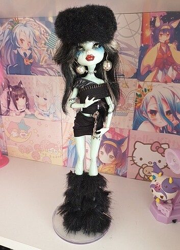 Beden Monster High Frankie Repaint Custom Bebek