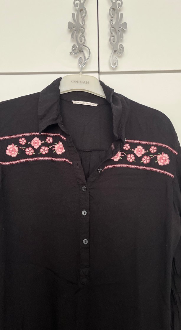 Nakışlı Siyah Uzun Kollu Gömlek - Görsel 2