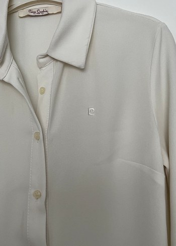 Düğmeli Beyaz Uzun Kollu Kadın Gömlek - Görsel 3