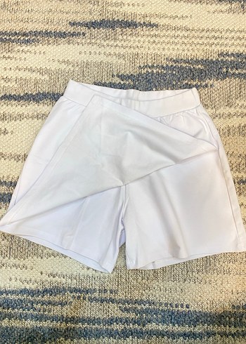 Beyaz Kadın Mini Şort Rahat Kesim - Görsel 2