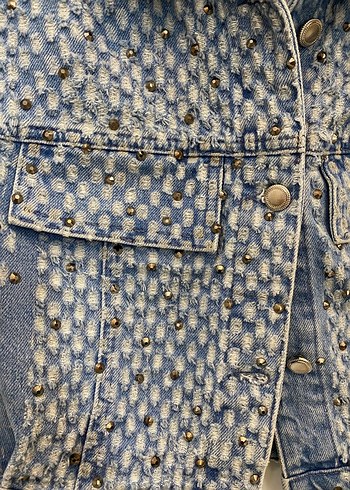 Düğmeli Nakışlı Crop Kot Ceket - Görsel 2